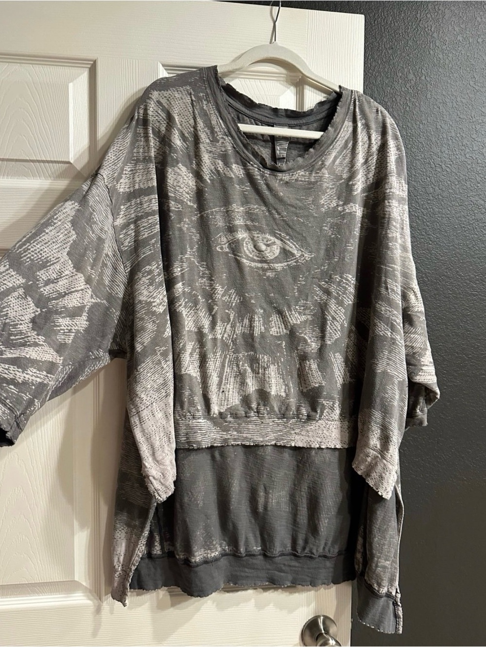 Magnolia Pearl Washed Gray Eye Graphic Sweatshirt